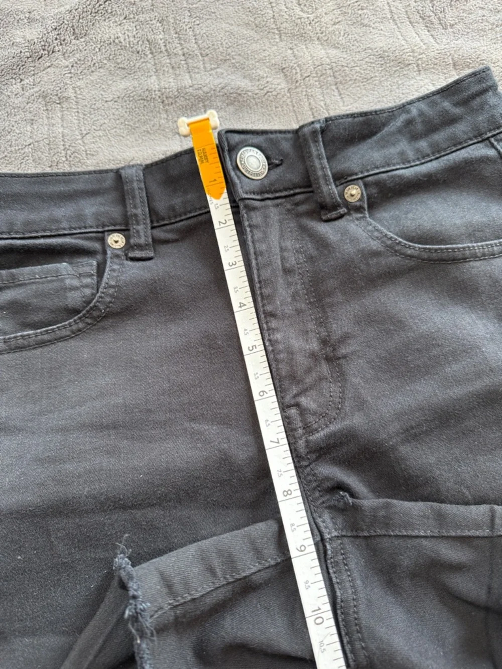 American Eagle Next Level Stretch Hi Rise Shortie Shorts 4 Black Raw Hem